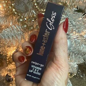 Lune+aster Vitamin C+E Lip Gloss - {VLOGGER}